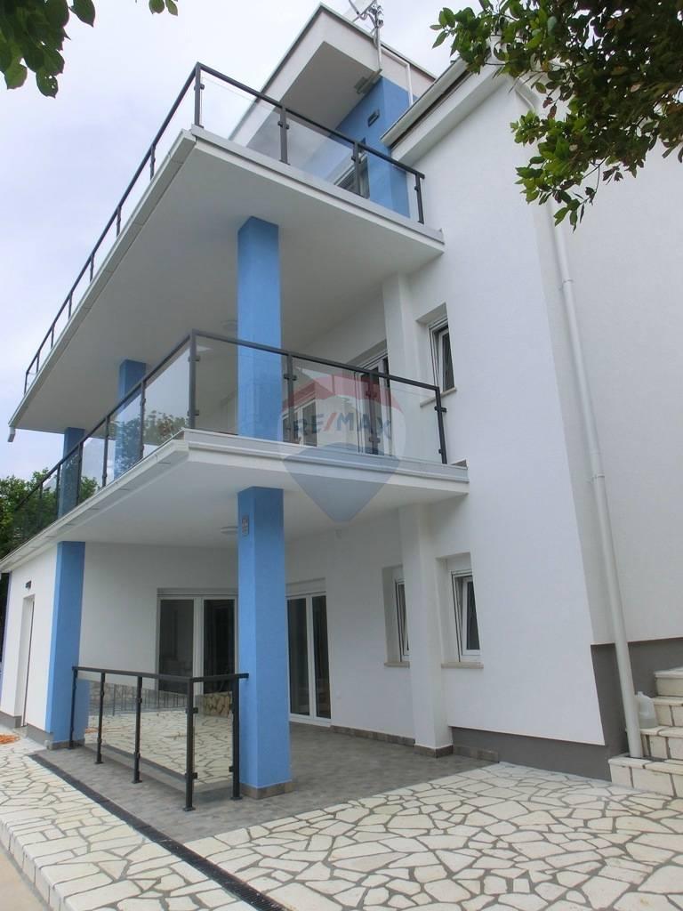 House Novi Vinodolski, 300m2, house, square size 300m2