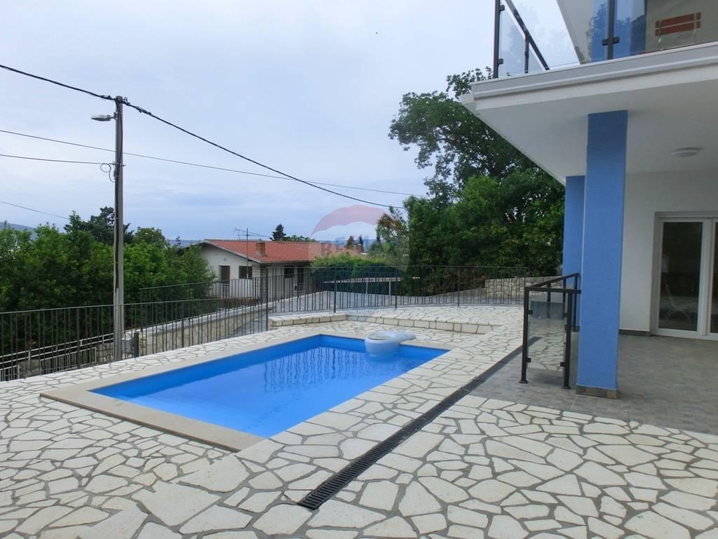 House Novi Vinodolski, 300m2, house, square size 300m2