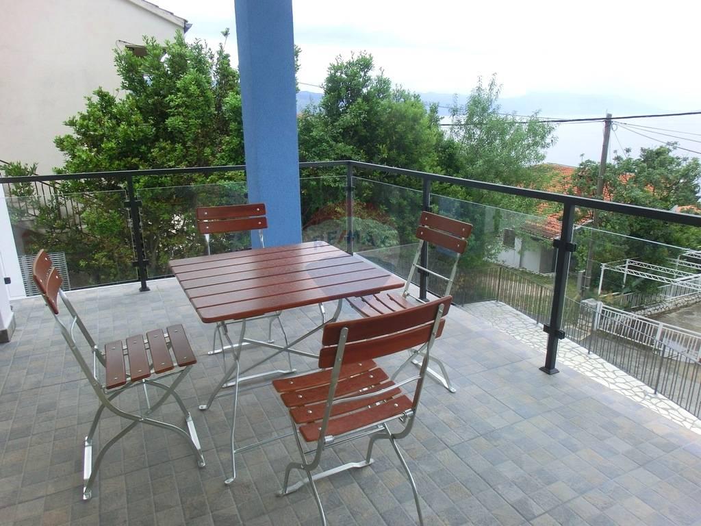 House Novi Vinodolski, 300m2, house, square size 300m2