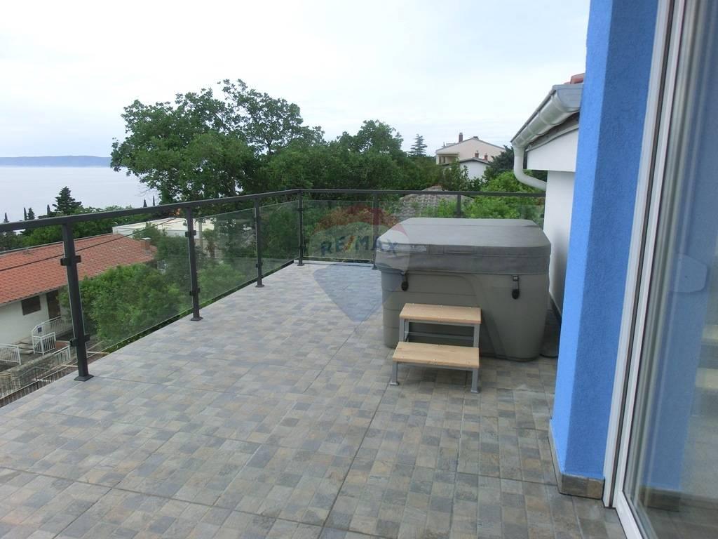 House Novi Vinodolski, 300m2, house, square size 300m2