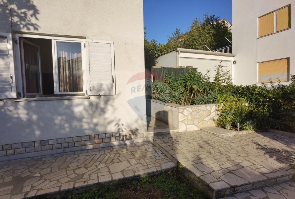  Istra,Pula, Veruda Porat – samostojeća kuća 220 m od mora s velikom okućnicom  