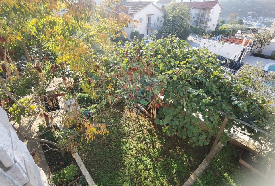  Istra,Pula, Veruda Porat – samostojeća kuća 220 m od mora s velikom okućnicom  