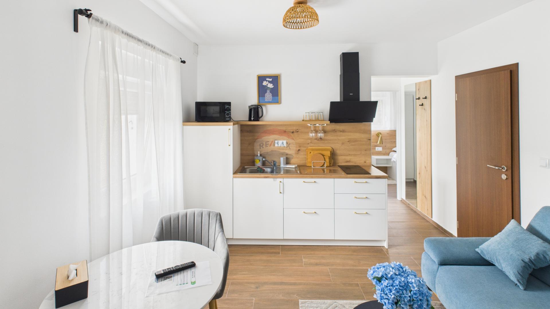 Kuća za turizam i građevinsko zemljište - Plitvička Jezera, Irinovac