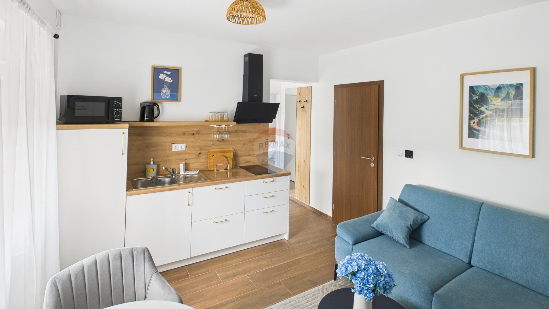 Kuća za turizam i građevinsko zemljište - Plitvička Jezera, Irinovac