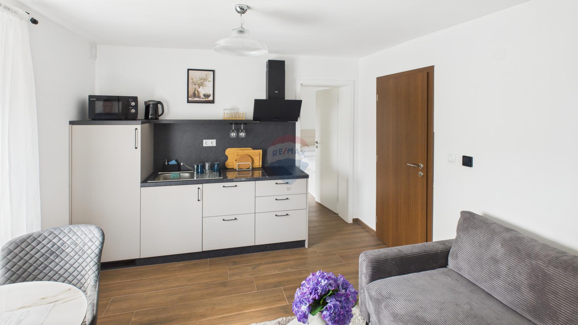 Kuća za turizam i građevinsko zemljište - Plitvička Jezera, Irinovac