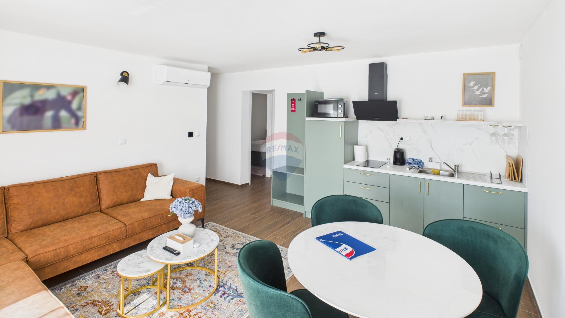 Kuća za turizam i građevinsko zemljište - Plitvička Jezera, Irinovac