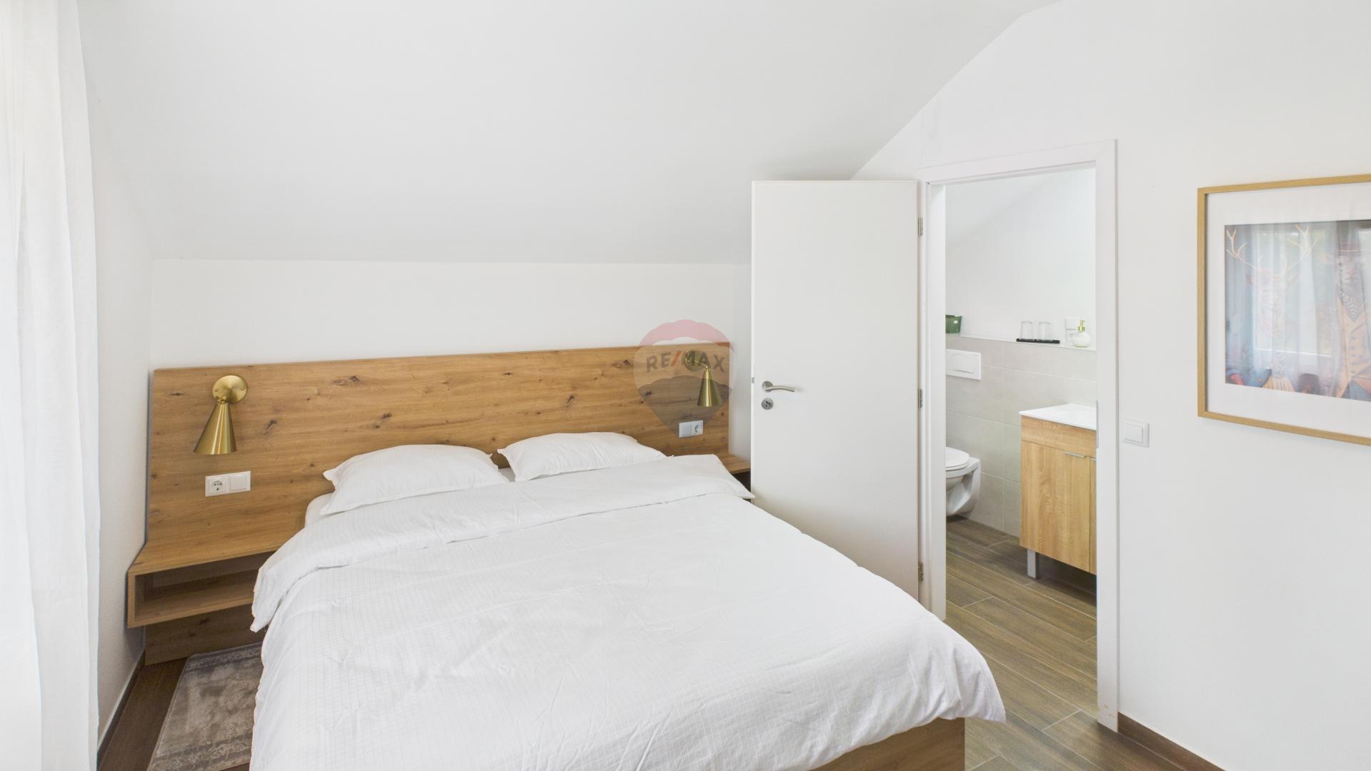 Kuća za turizam i građevinsko zemljište - Plitvička Jezera, Irinovac