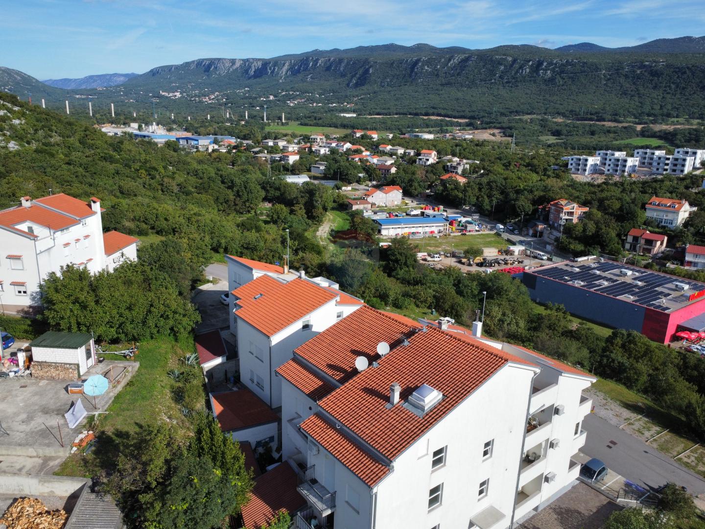  Novi Vinodolski - dvoetažni stan idealan za obitelj  