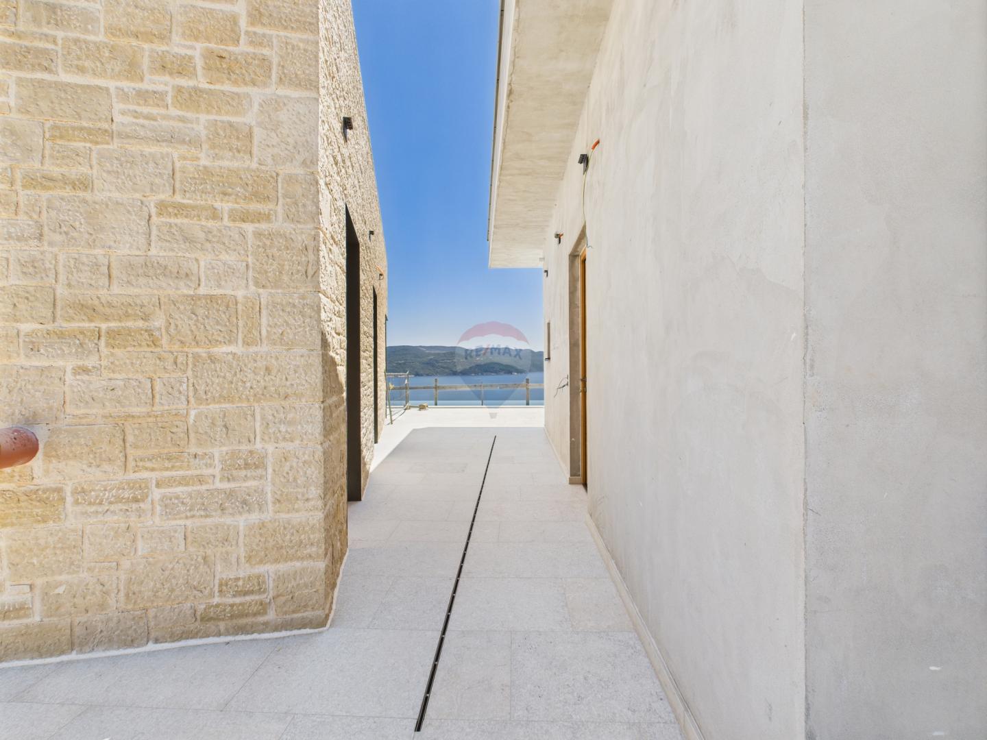 House Plomin, Kršan, 382m2