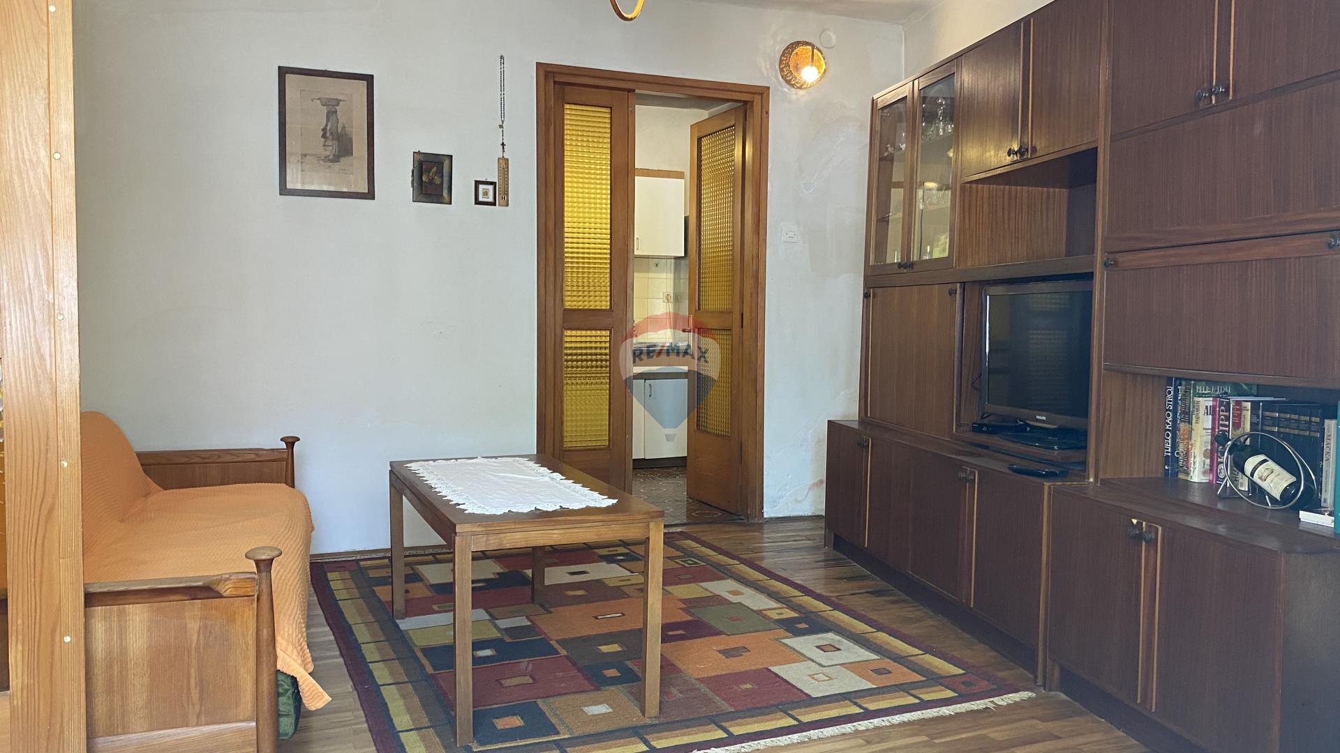 Novi Vinodolski, Centar, kuća, 130 m2