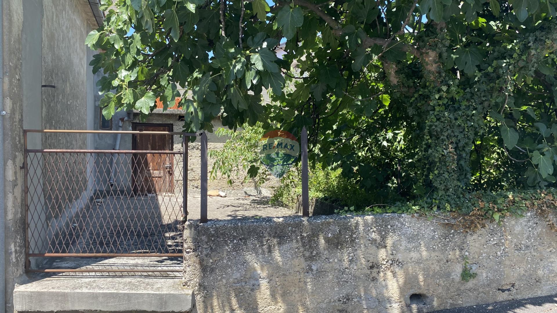 Novi Vinodolski, Centar, kuća, 130 m2