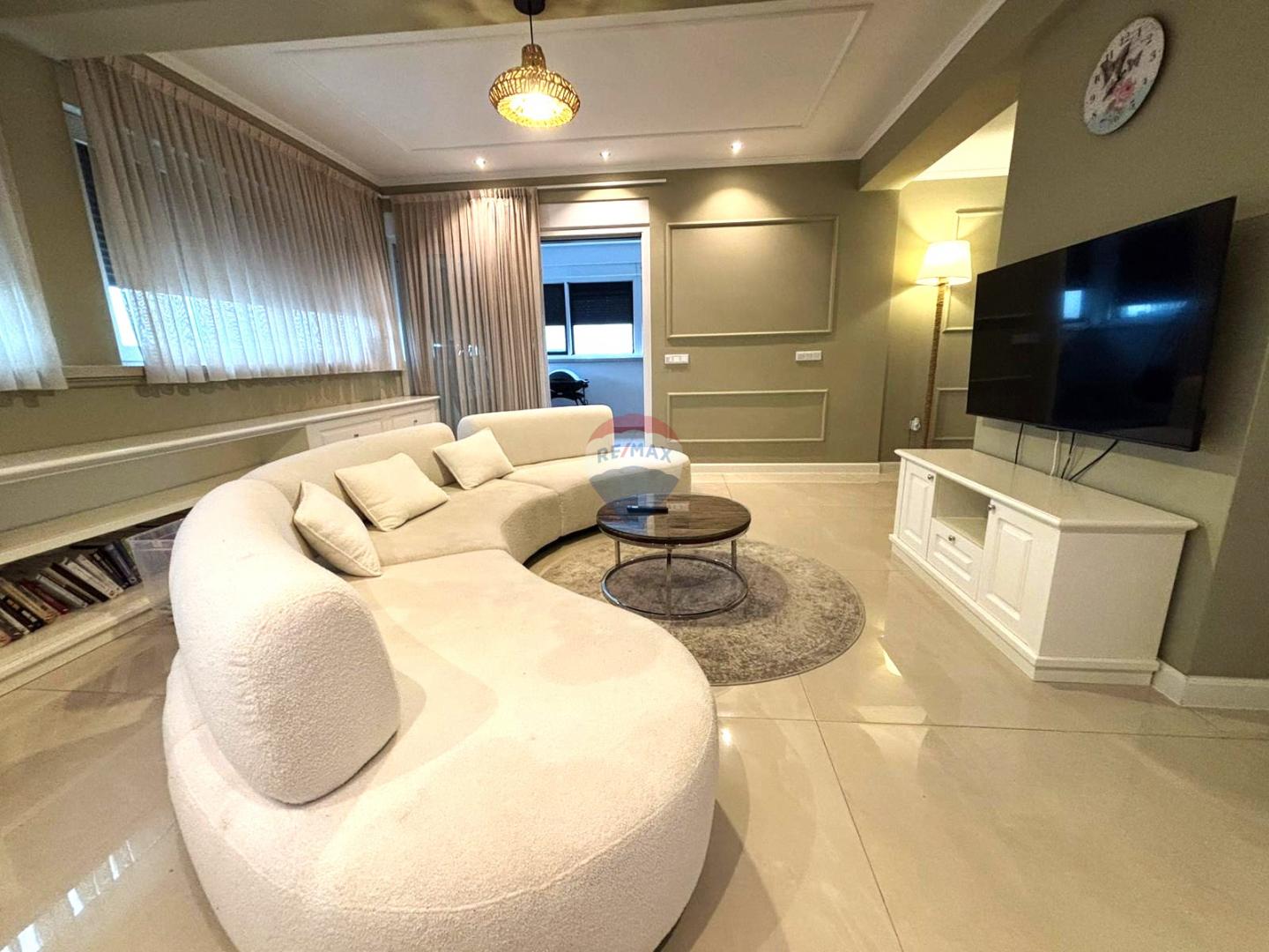 Velika Gorica, moderan penthouse, kompletno namješten