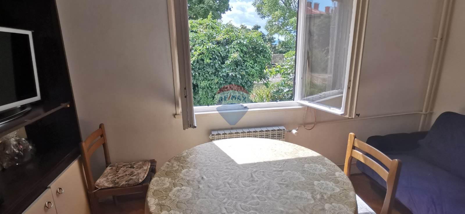 Rijeka, Vojak, stan 32 m2, prizemlje - odlična lokacija