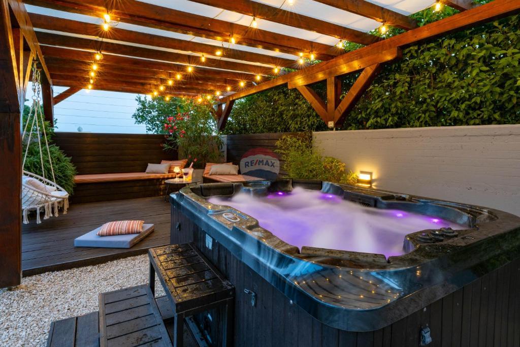 Istra,Medulin-velika moderna vila s bazenom