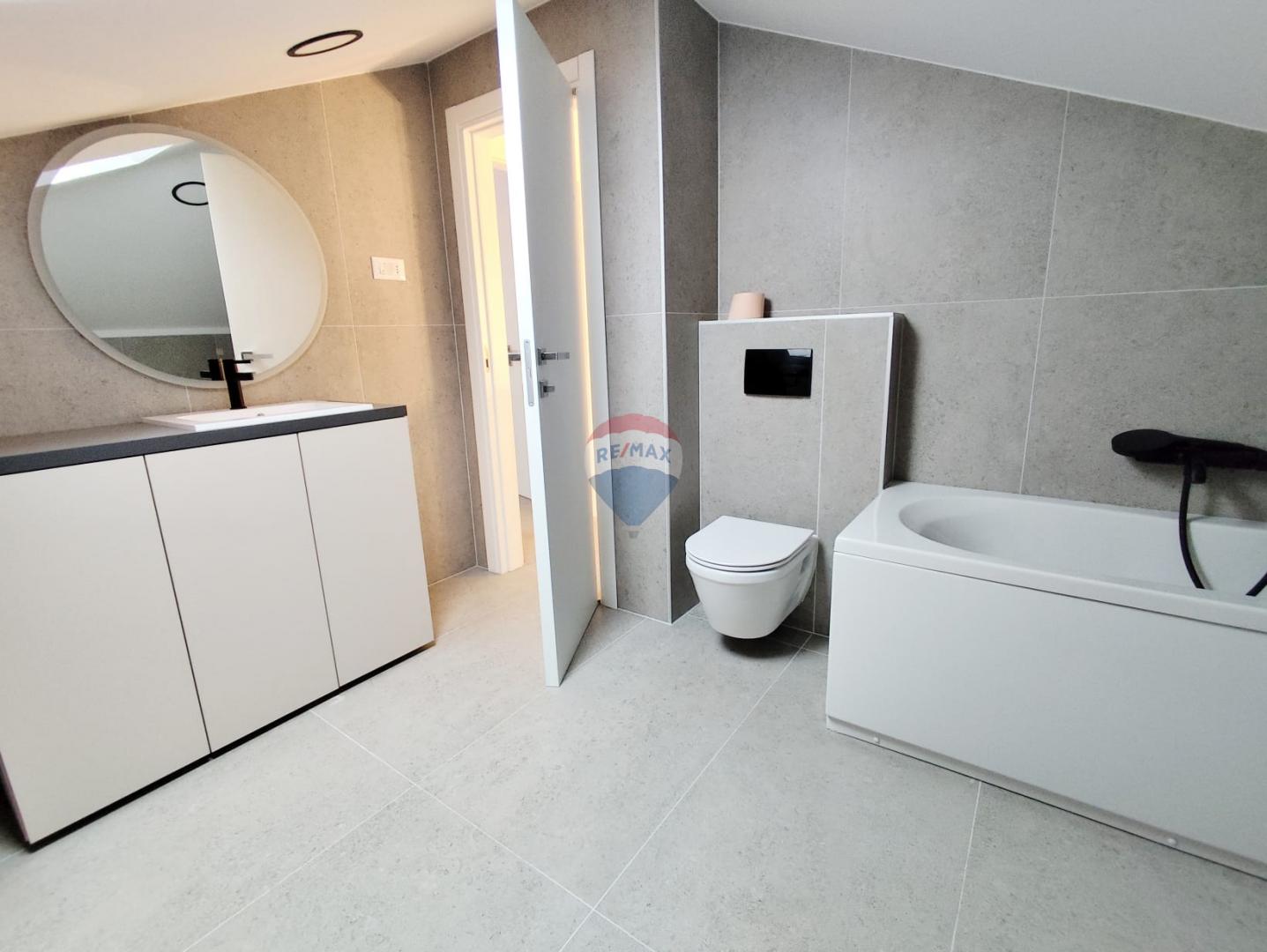 Rijeka, Vojak, najam novoadaptiranog stana s dvorištem