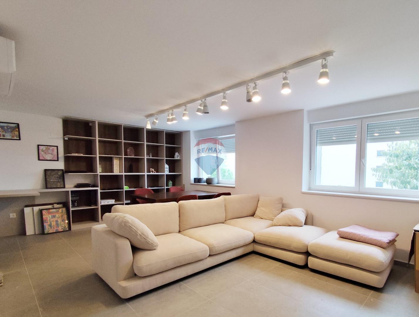 Rijeka, Vojak, najam novoadaptiranog stana s dvorištem