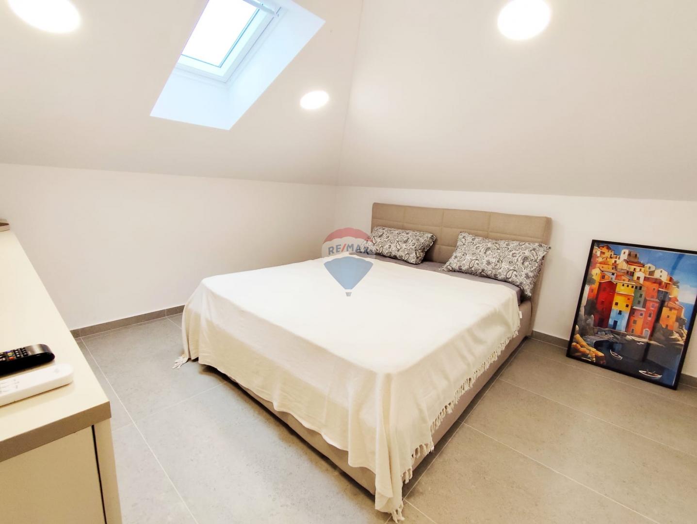 Rijeka, Vojak, najam novoadaptiranog stana s dvorištem