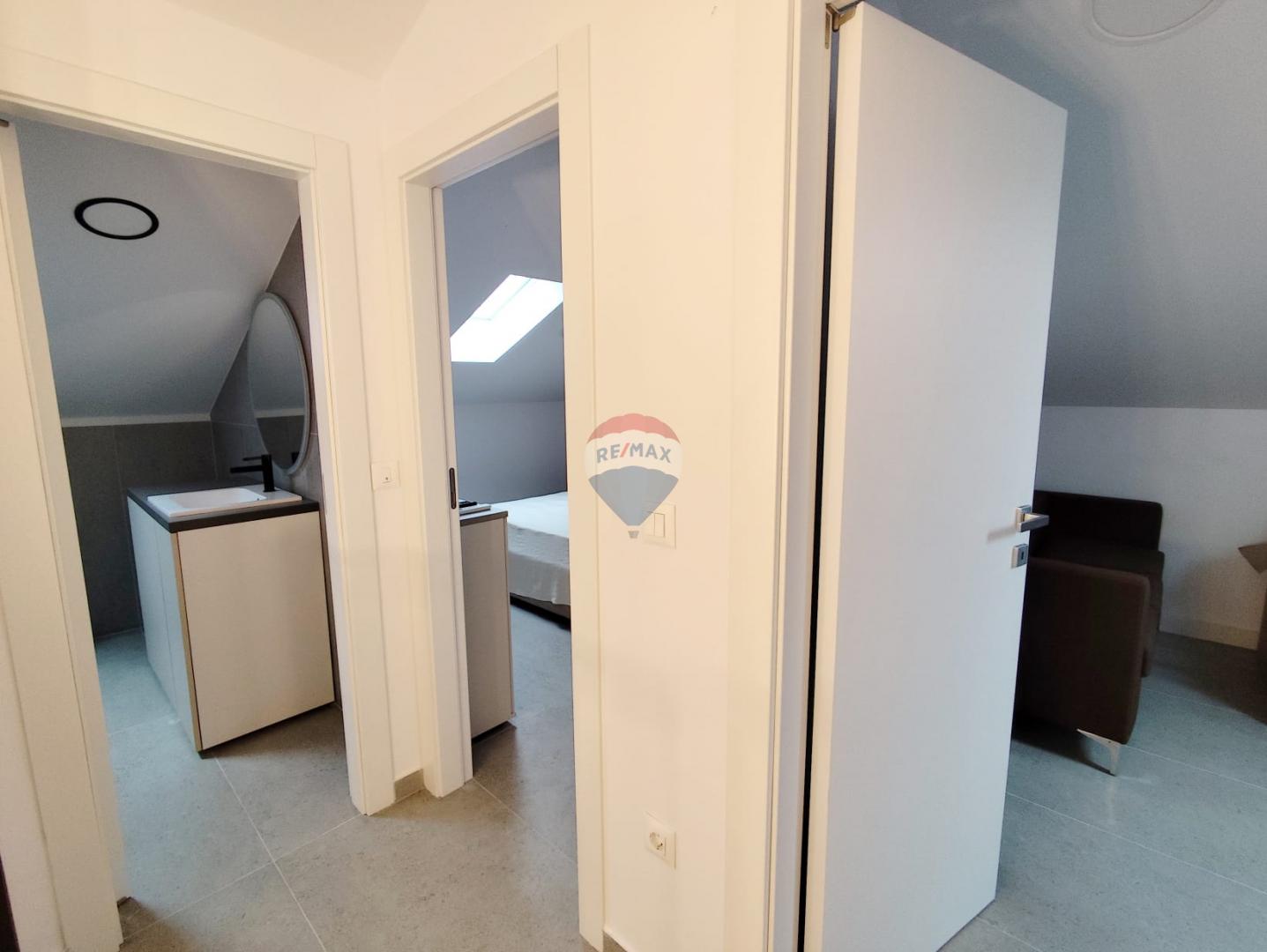 Rijeka, Vojak, najam novoadaptiranog stana s dvorištem