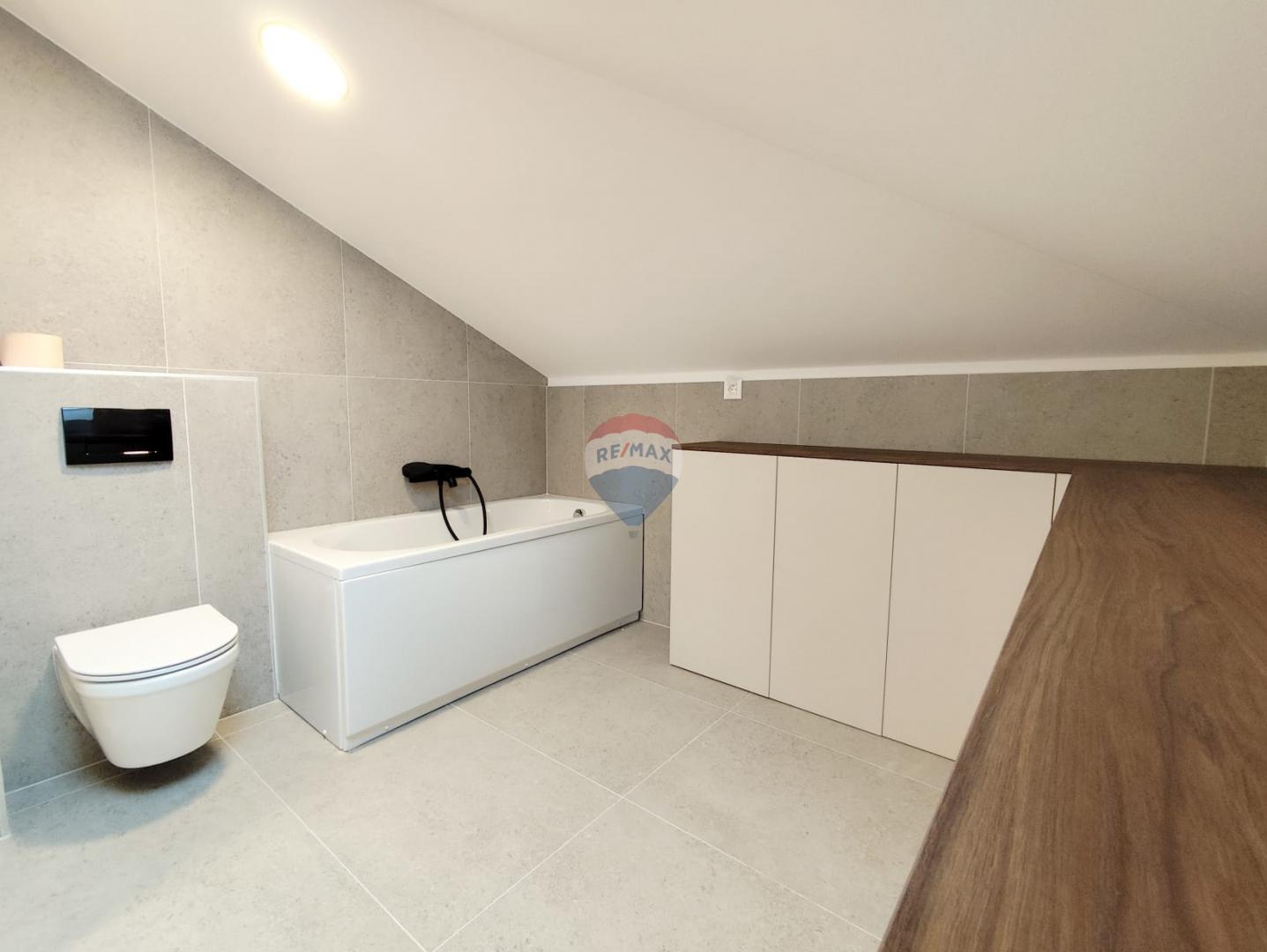 Rijeka, Vojak, najam novoadaptiranog stana s dvorištem