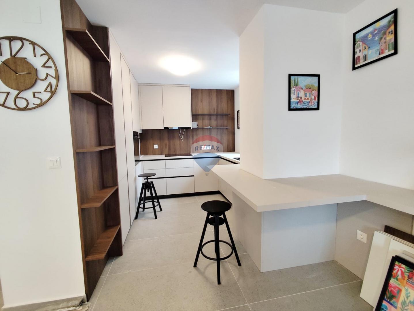 Rijeka, Vojak, najam novoadaptiranog stana s dvorištem