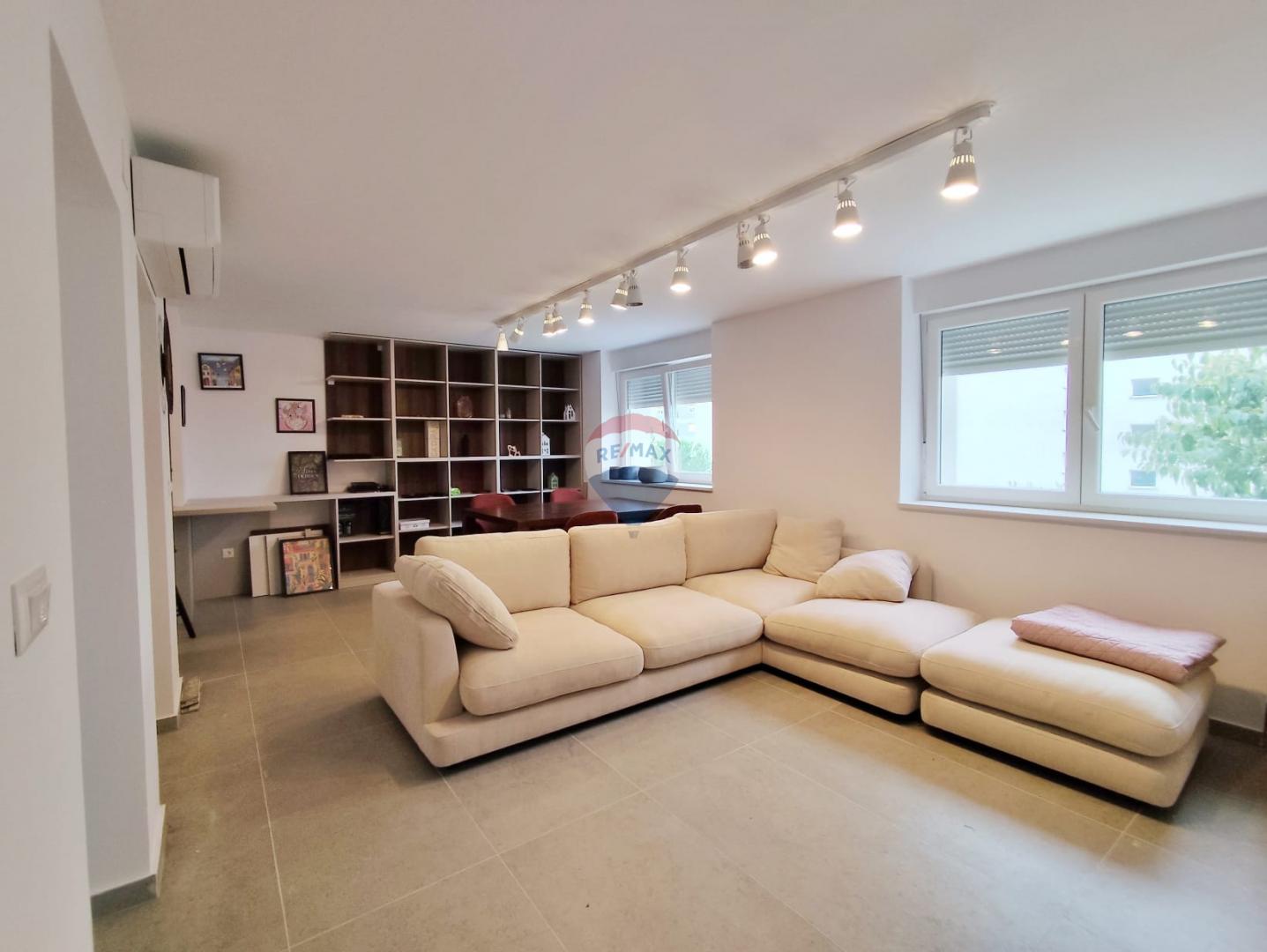 Rijeka, Vojak, najam novoadaptiranog stana s dvorištem