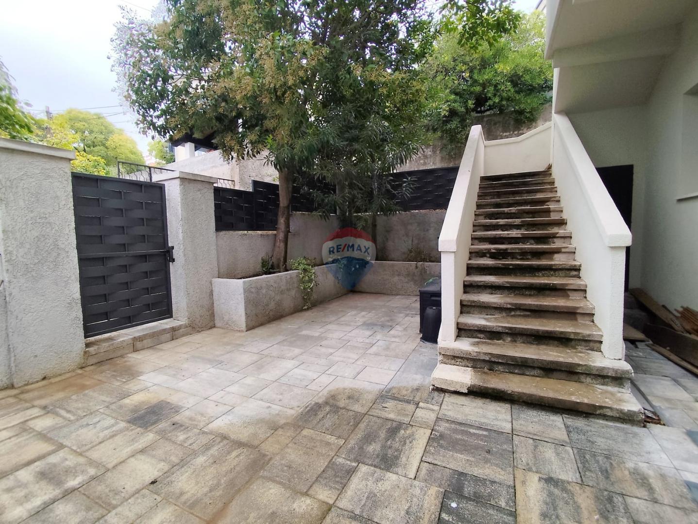 Rijeka, Vojak, najam novoadaptiranog stana s dvorištem