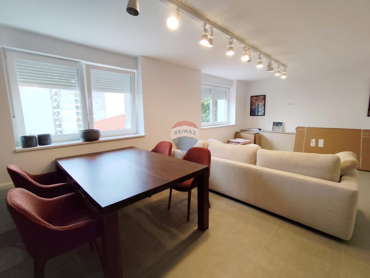 Rijeka, Vojak, najam novoadaptiranog stana s dvorištem