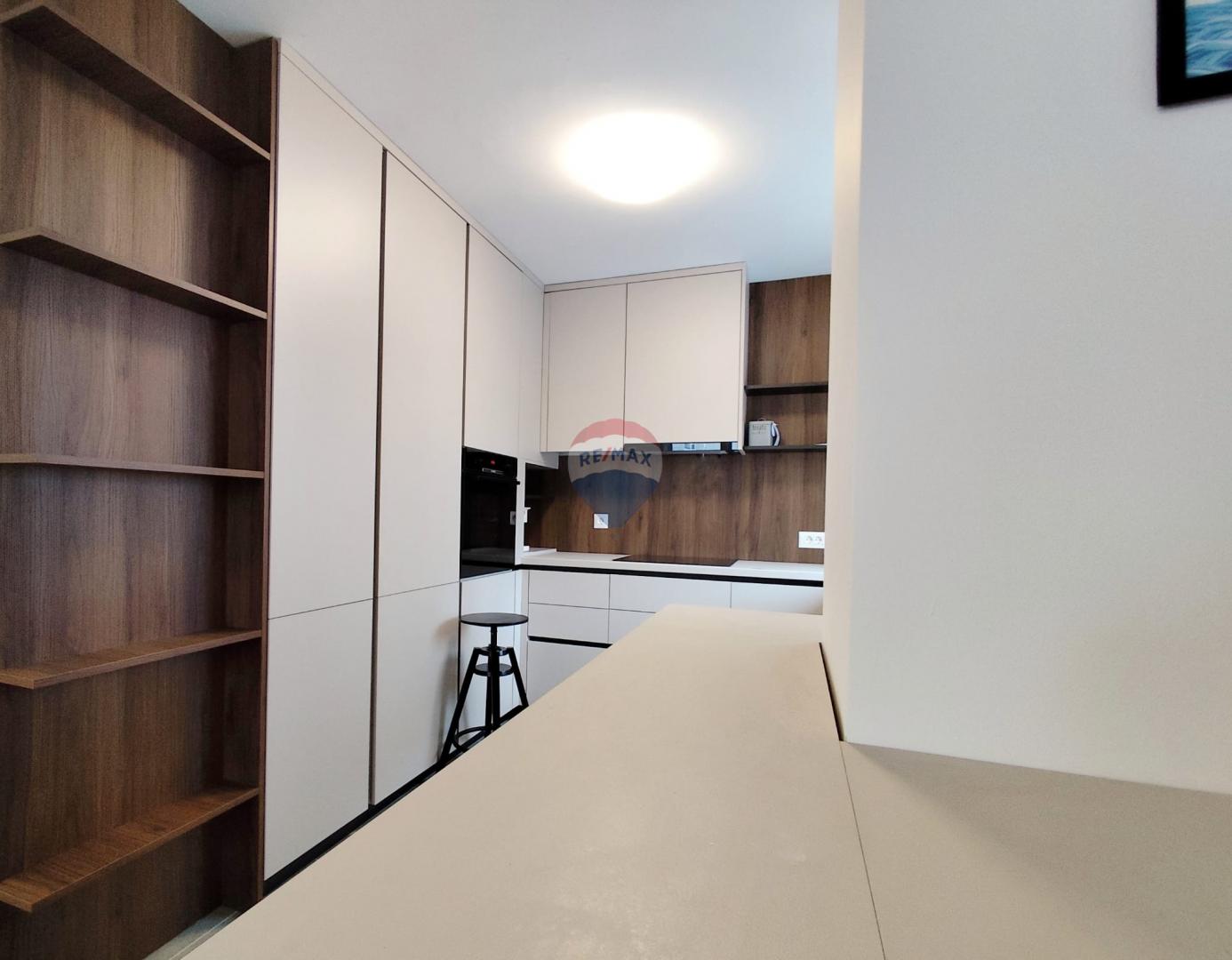 Rijeka, Vojak, najam novoadaptiranog stana s dvorištem