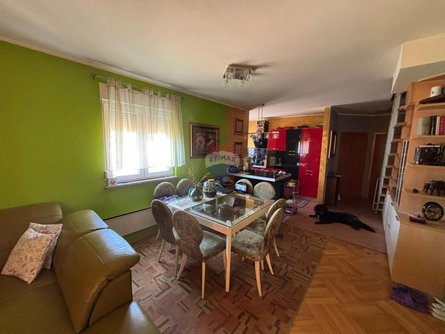Condo/Apartment Srdoči, Rijeka, 85m2