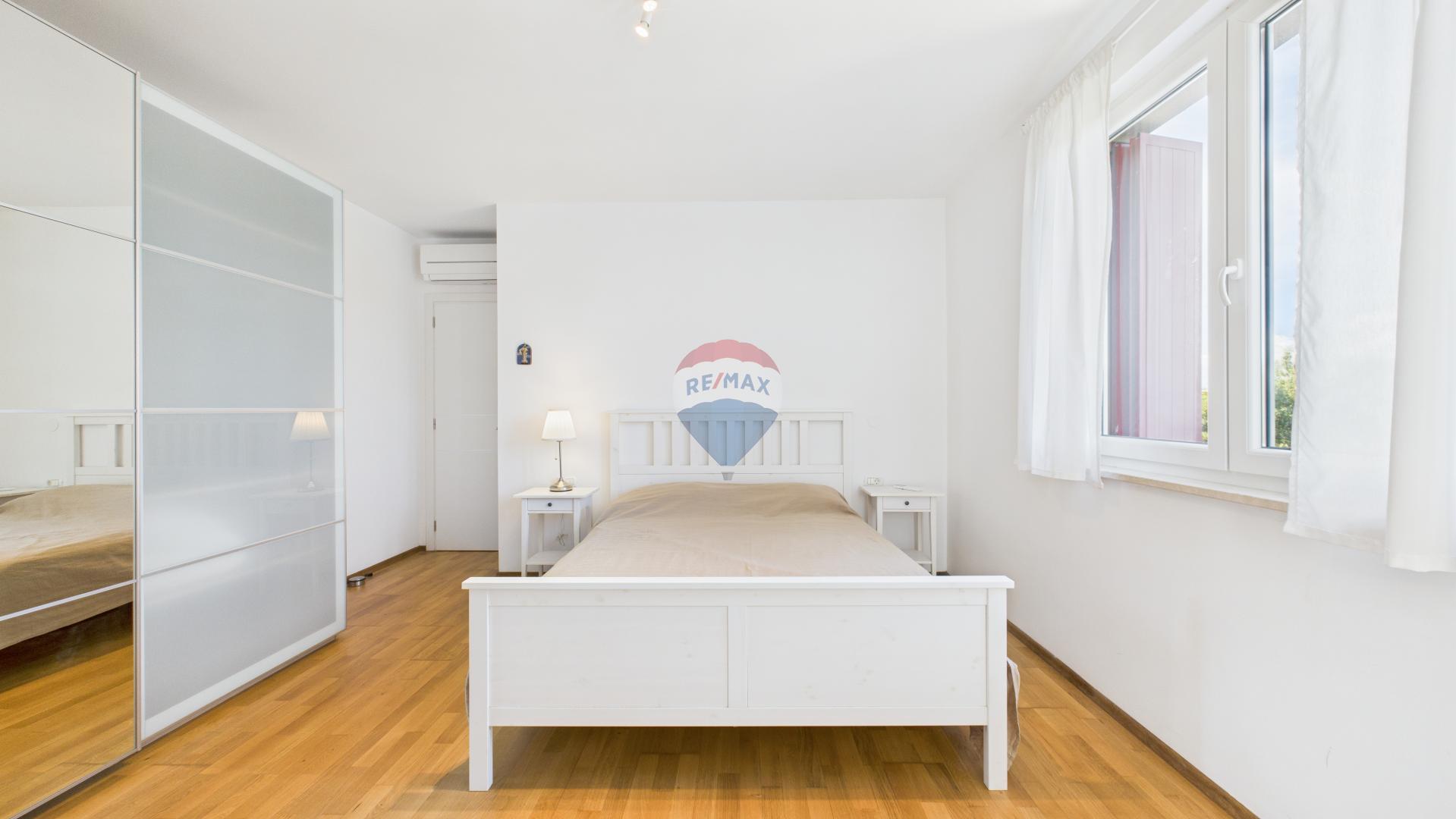 ISTRA, FAŽANA OKOLICA - predivan stan s pogledom na more