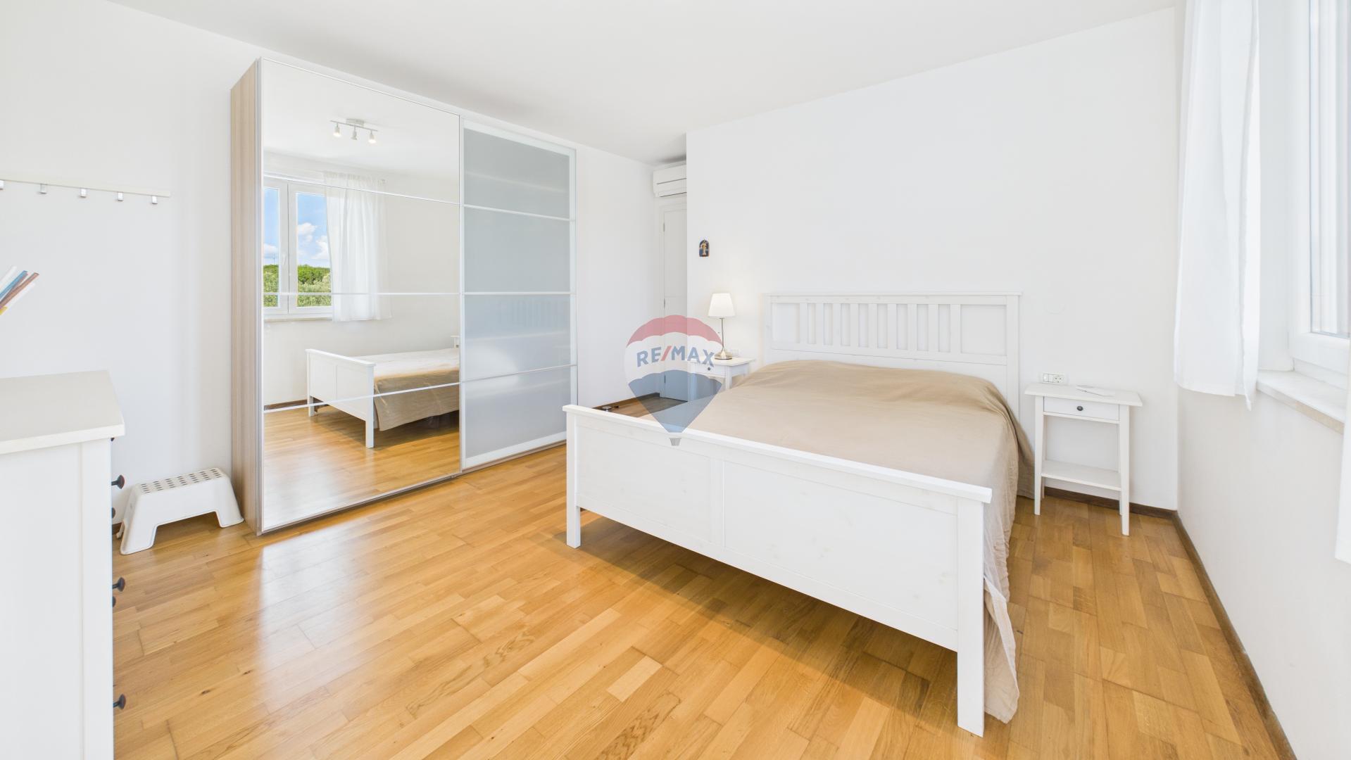 ISTRA, FAŽANA OKOLICA - predivan stan s pogledom na more