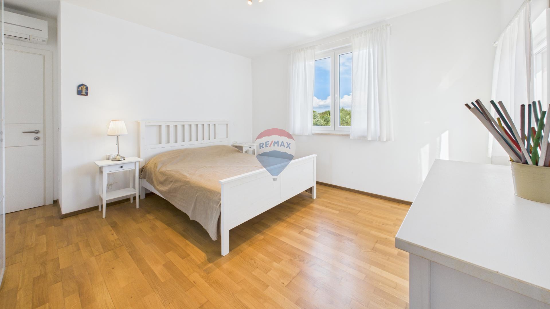 ISTRA, FAŽANA OKOLICA - predivan stan s pogledom na more