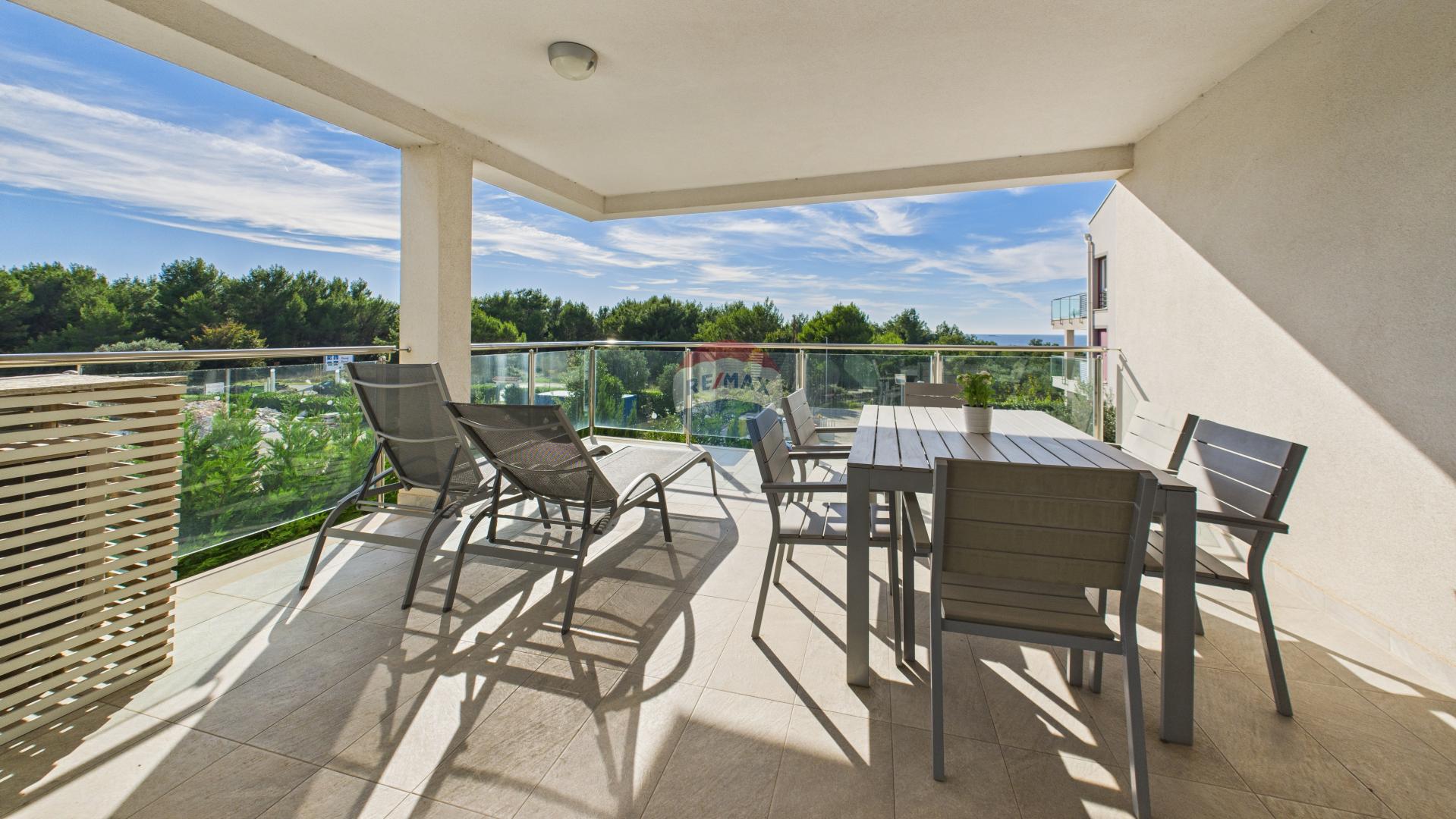 ISTRA, FAŽANA OKOLICA - predivan stan s pogledom na more