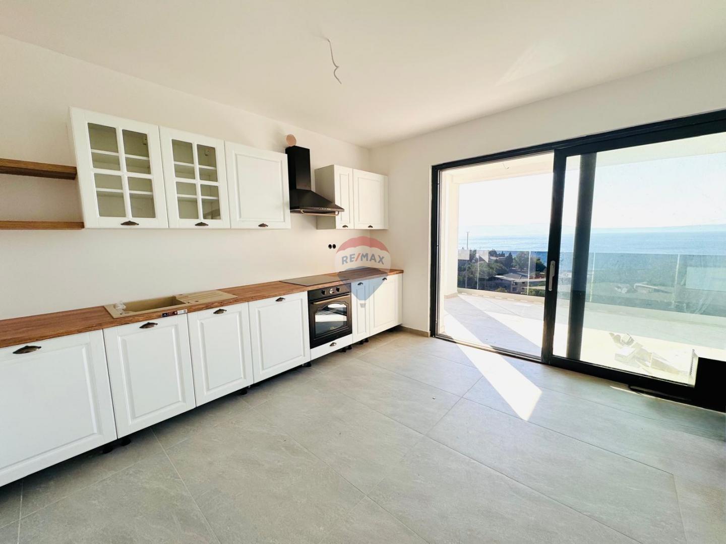 Novi Vinodolski,Klenovica-stan u novogradnji 100m od mora