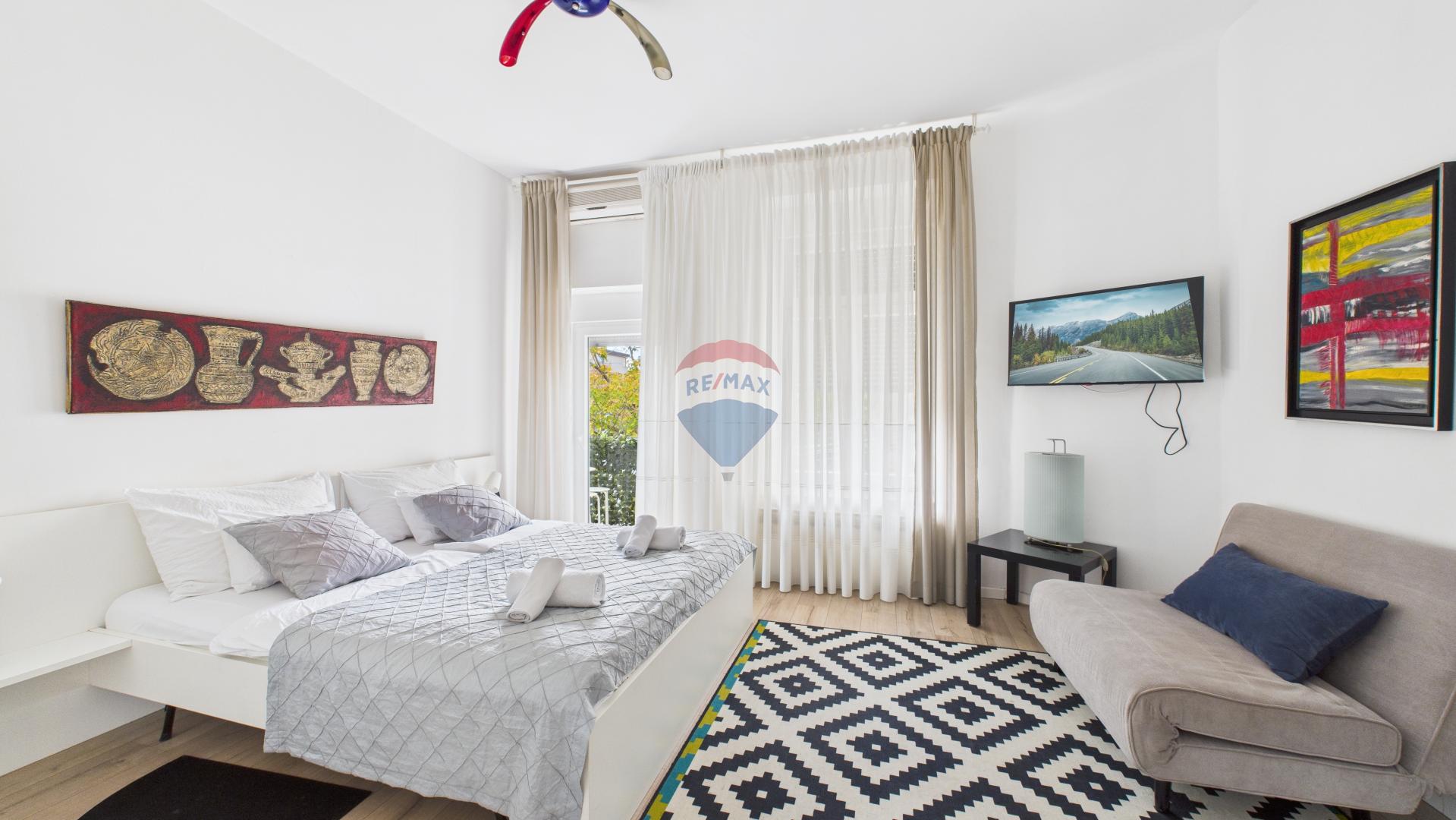 Zagreb, Donji Grad, Studio apartman