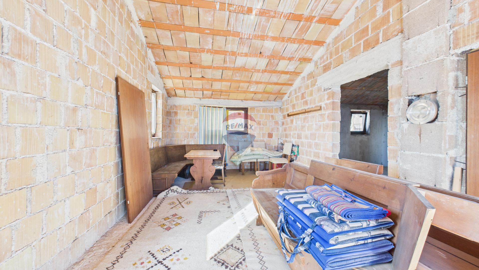 Pula, Veruda Porat - kuća sa tri stana