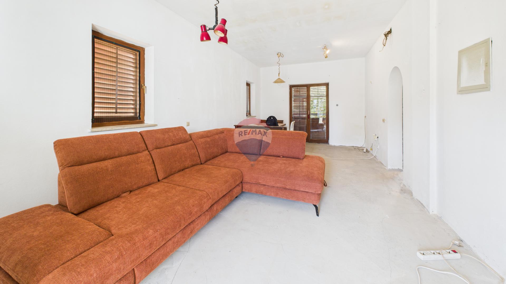 Pula, Veruda Porat - kuća sa tri stana