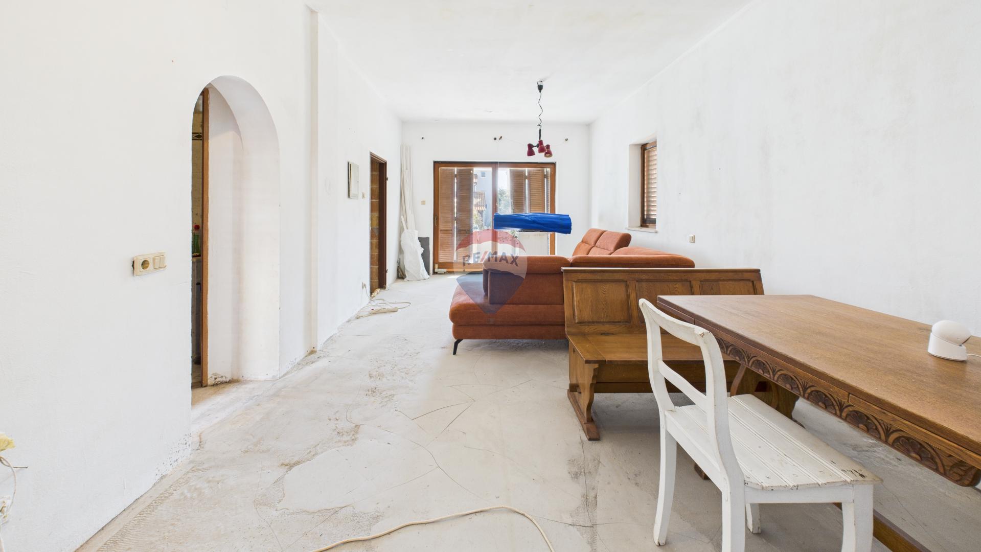 Pula, Veruda Porat - kuća sa tri stana