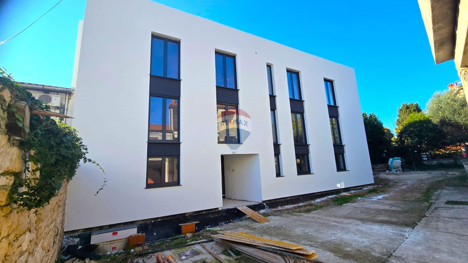 Rovinj,vrhunska novogradnja sa 6 stanova u centru-100m2