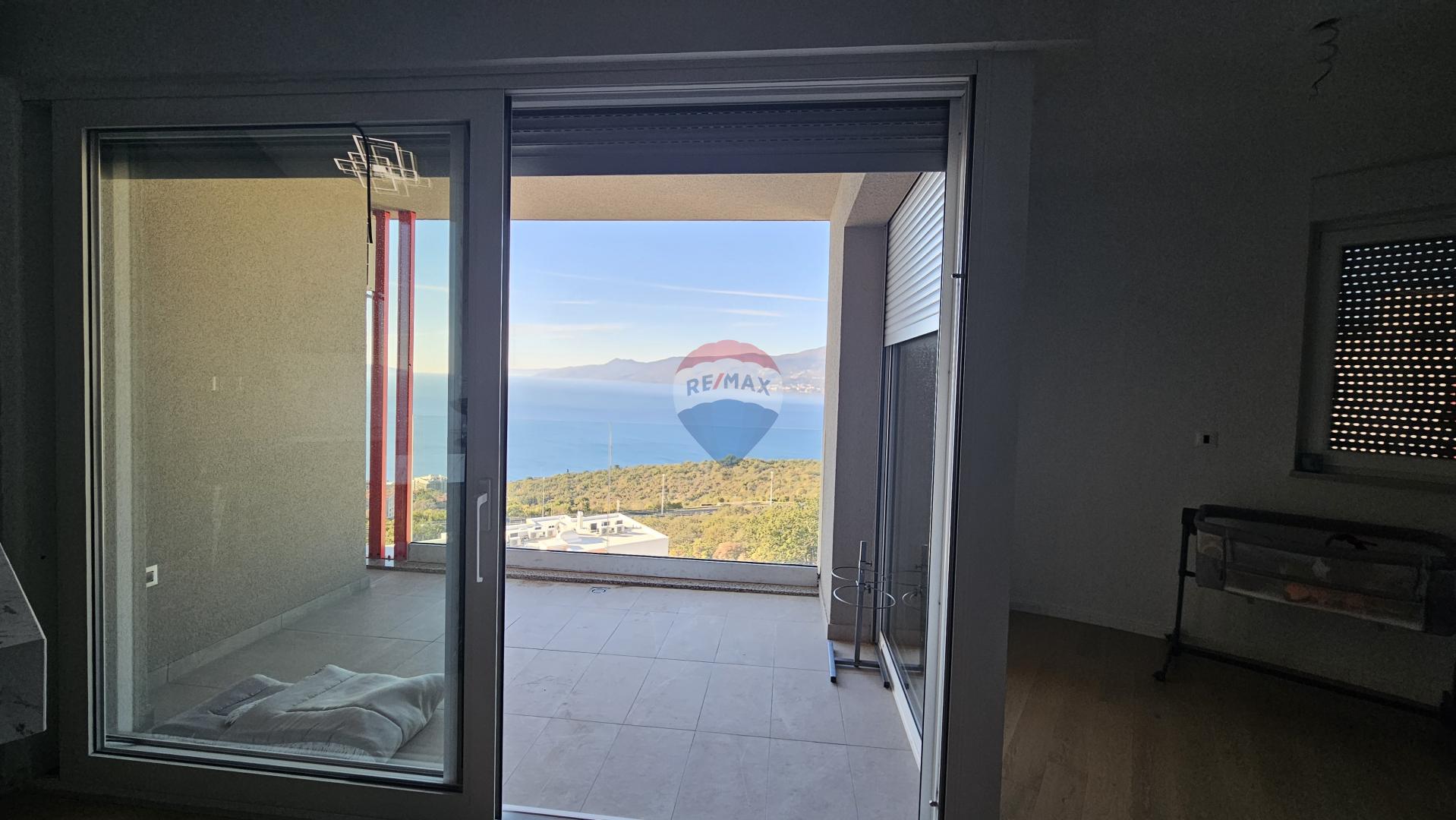 Rijeka, Martinkovac - moderan stan s pogledom na more