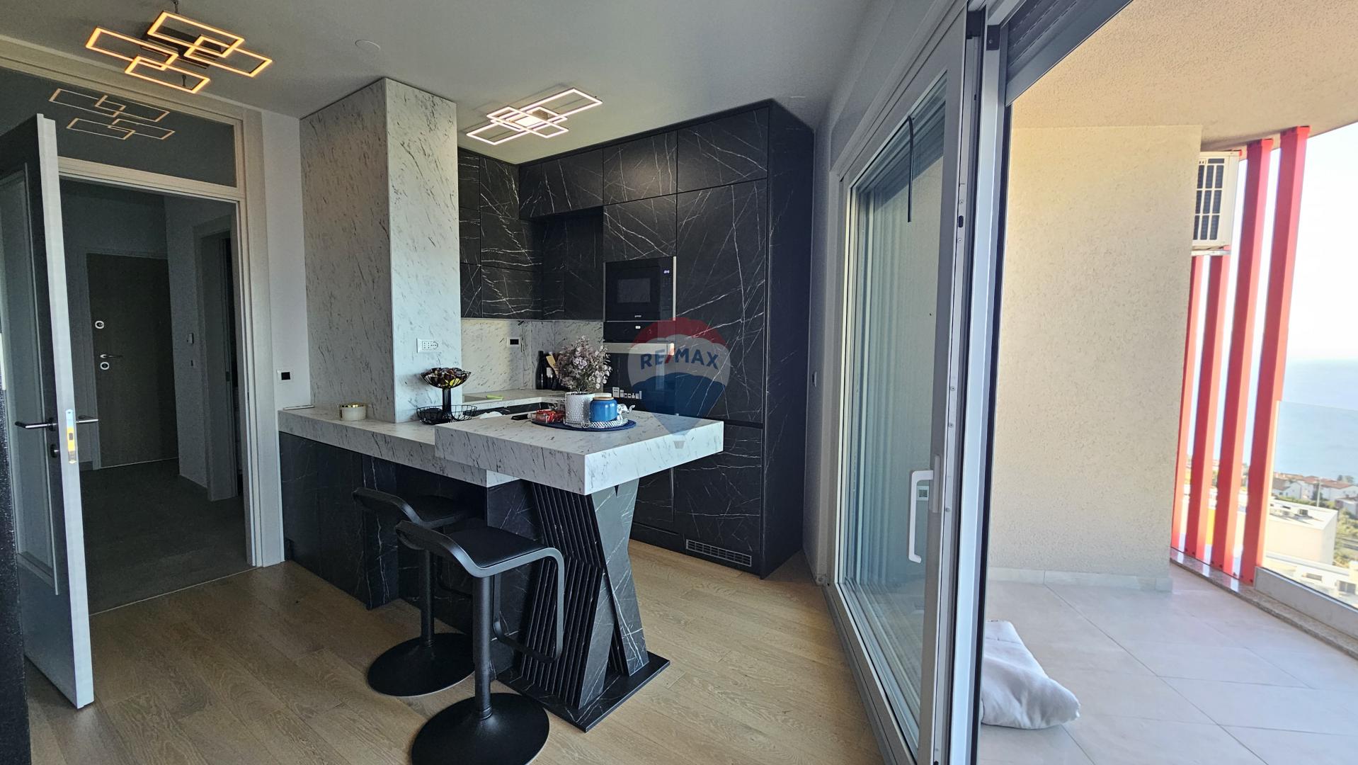 Rijeka, Martinkovac - moderan stan s pogledom na more