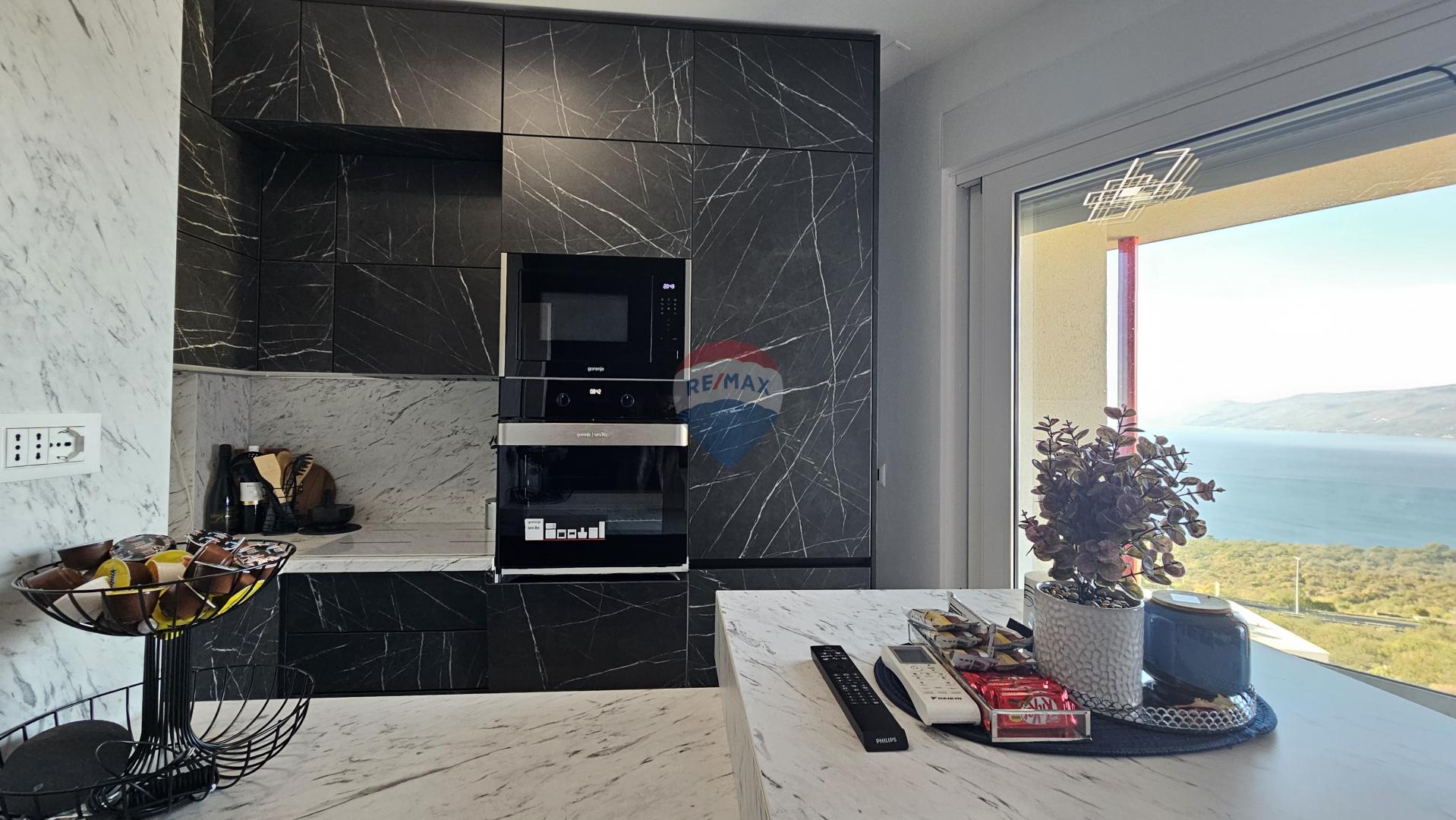 Rijeka, Martinkovac - moderan stan s pogledom na more