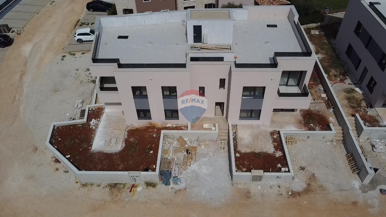 Istra, Poreč - trosoban stan pogled more u novogradnji