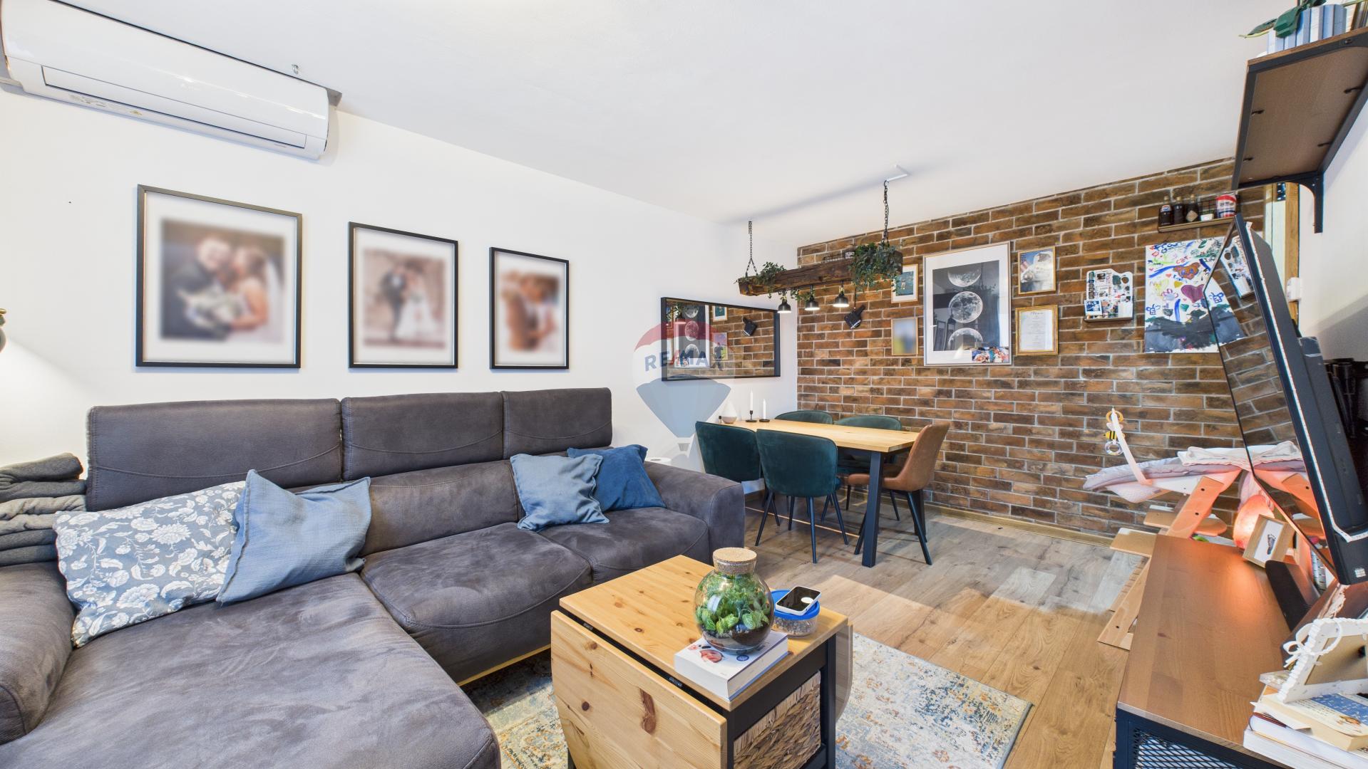 Zagreb, Trnsko - novouređen dvosoban stan