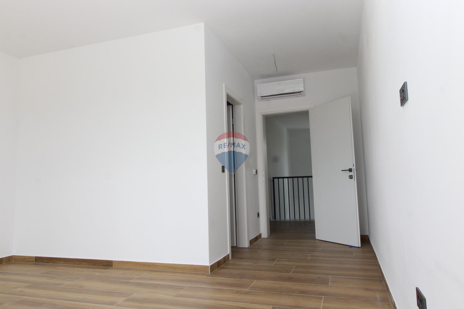 Istra, Poreč, okolica - moderna kuća sa bazenom