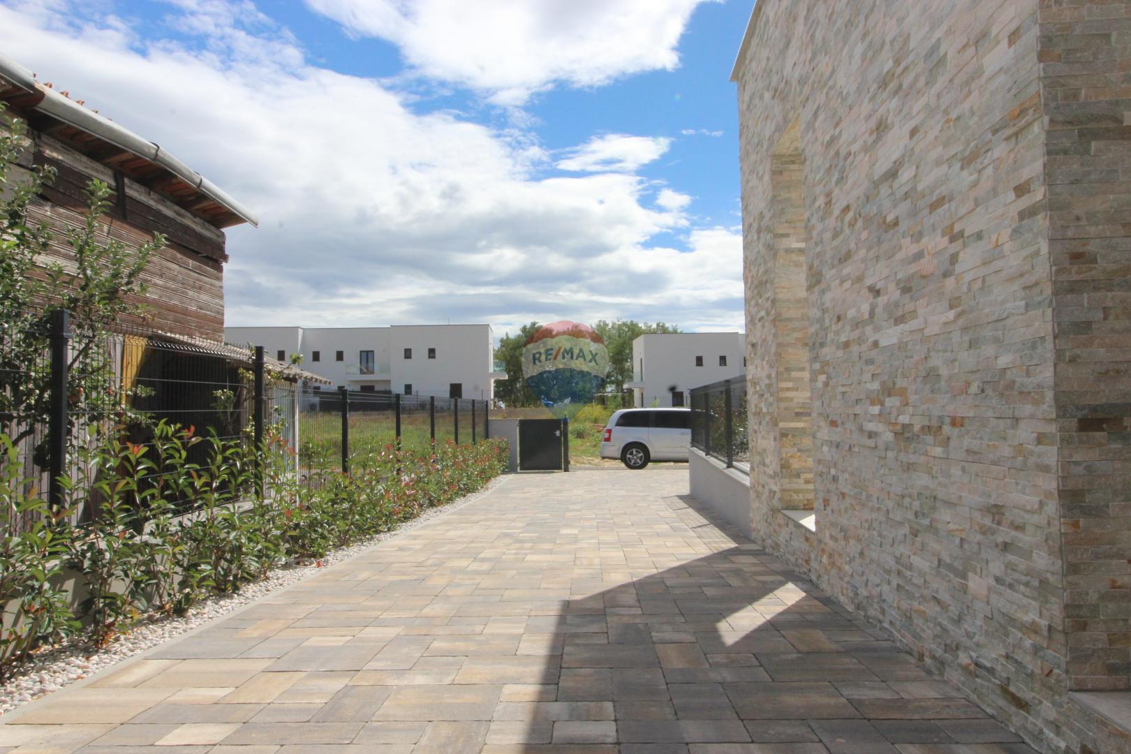 Istra, Poreč, okolica - moderna kuća sa bazenom