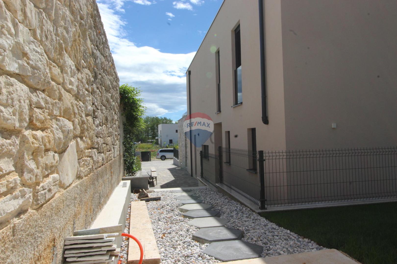 Istra, Poreč, okolica - moderna kuća sa bazenom