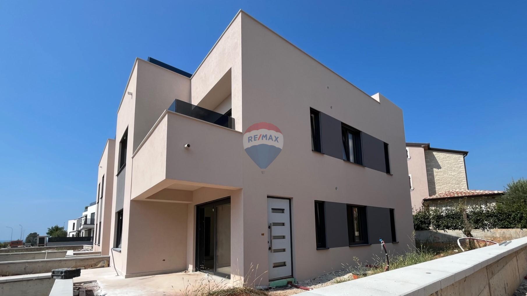 Istra, Poreč - trosoban stan sa pogledom na more