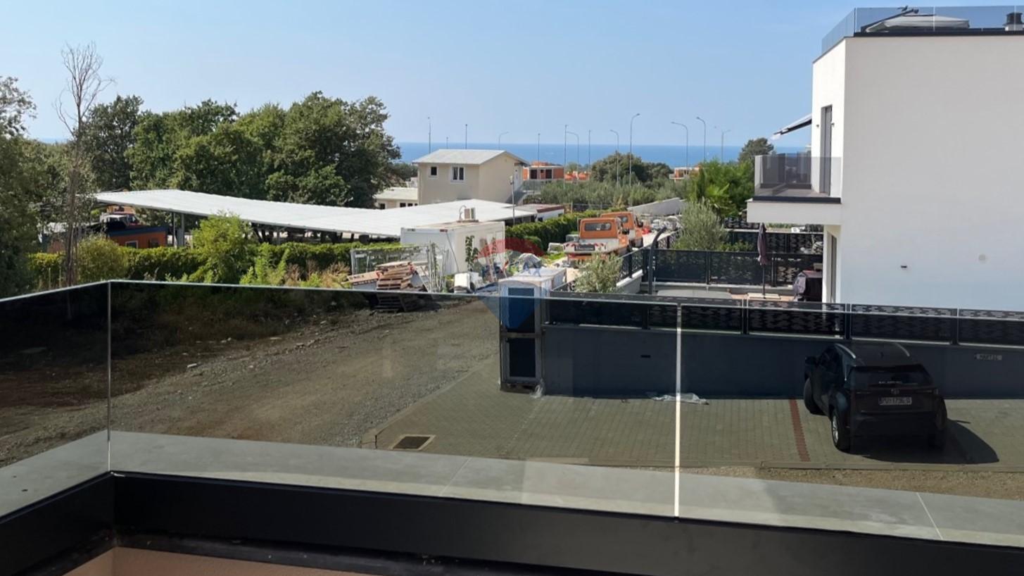Istra, Poreč - trosoban stan s pogledom na more, novogradnja