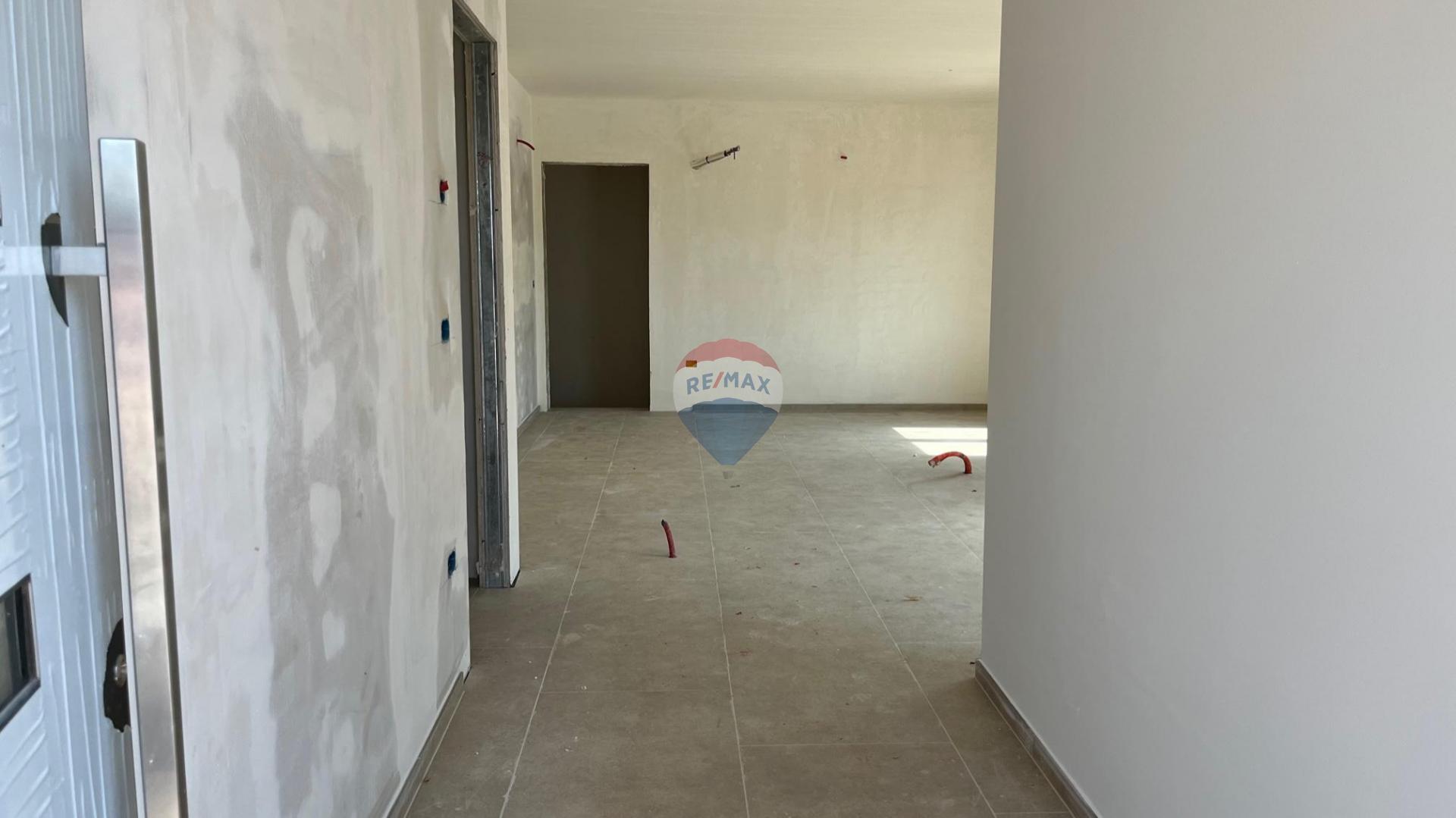 Istra, poreč- trosoban stan u prizemlju, pogled more